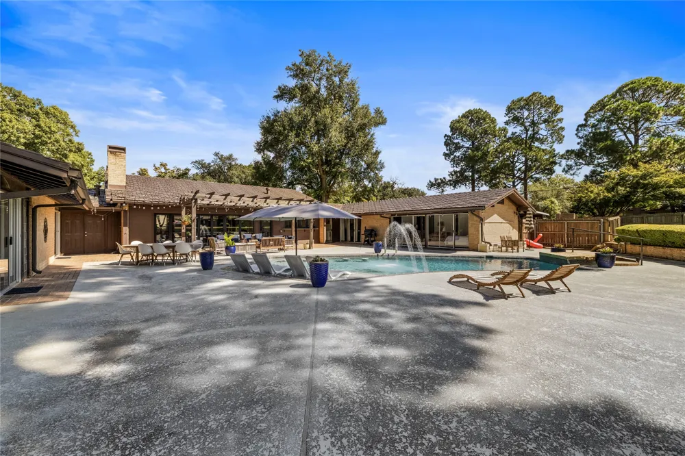 1300 Montclair Street Longview, TX 75601