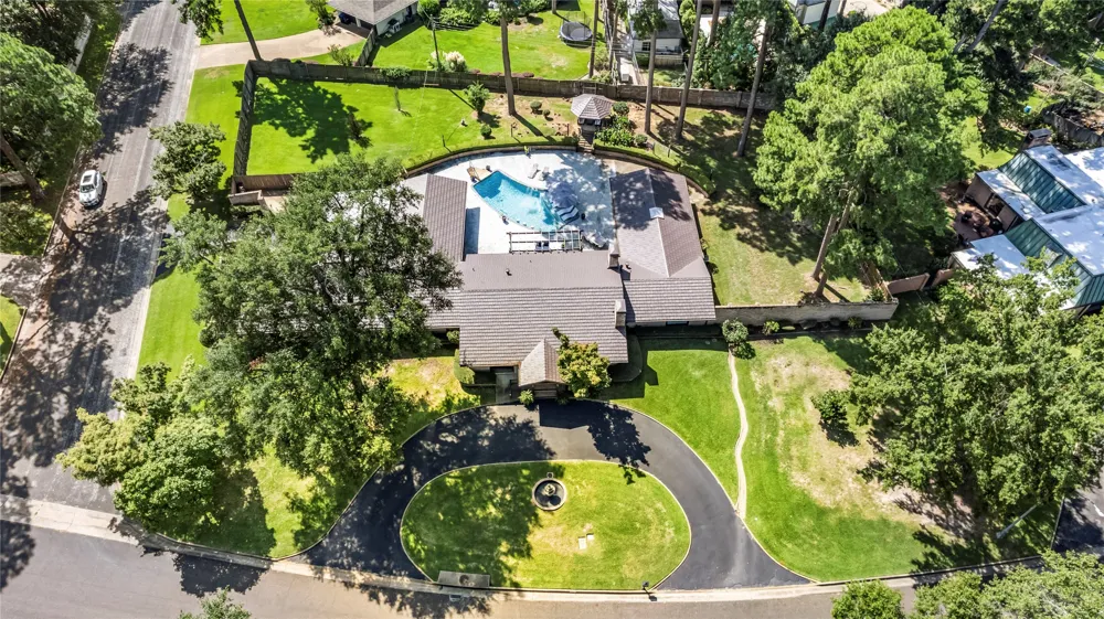1300 Montclair Street Longview, TX 75601