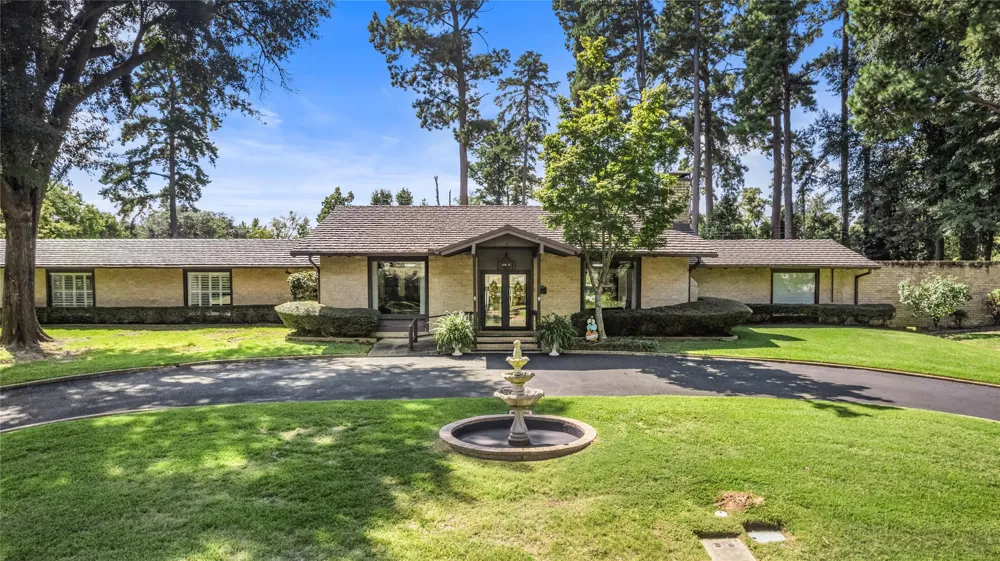 1300 Montclair Street Longview, TX 75601