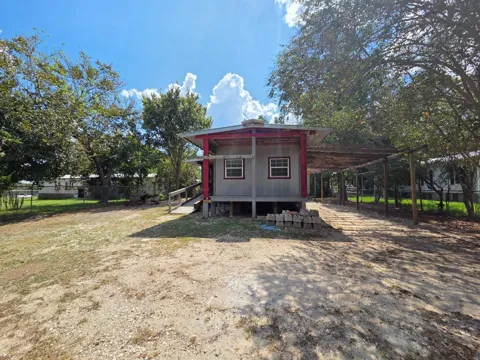 22884 Oakmont Drive