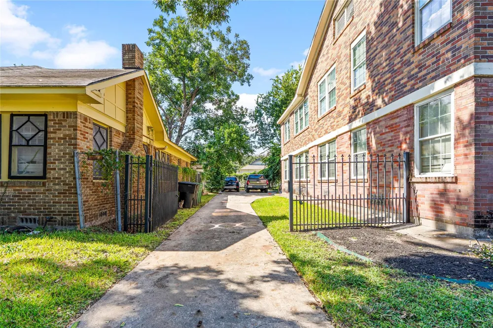 3102 Isabella Street Houston, TX 77004