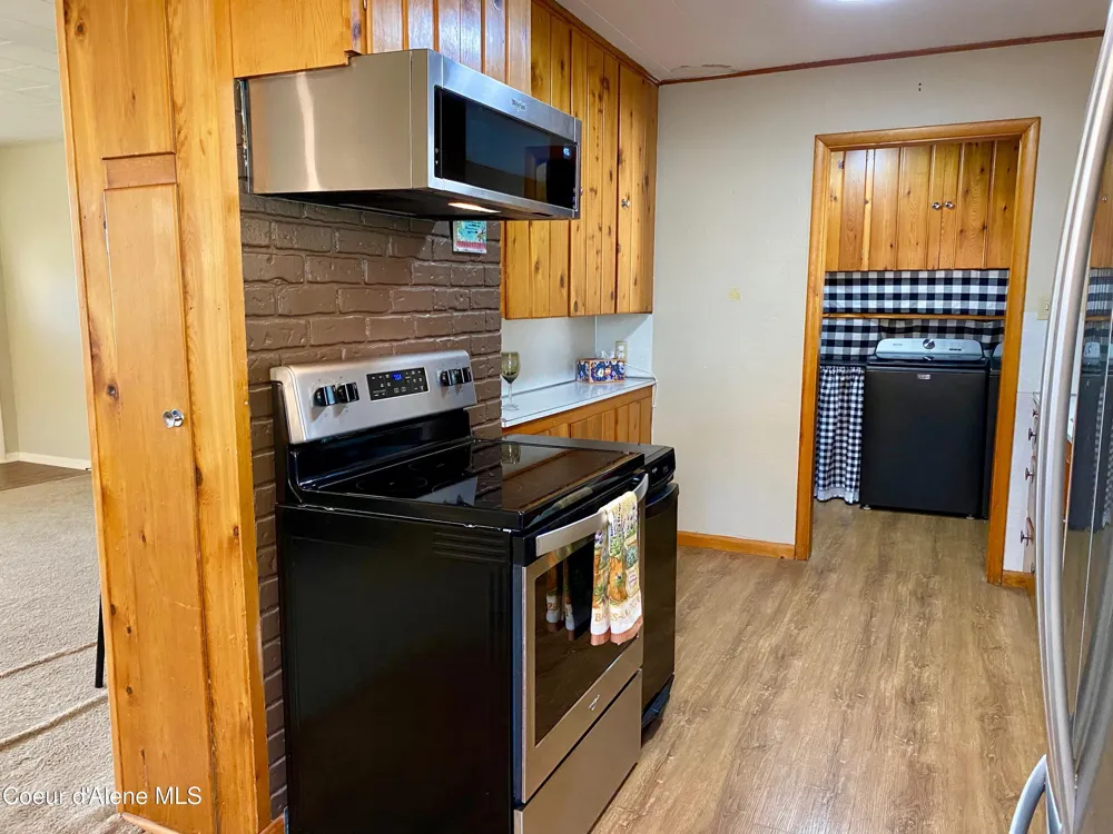 61 Whiskey Jack Road Sandpoint, ID 83864