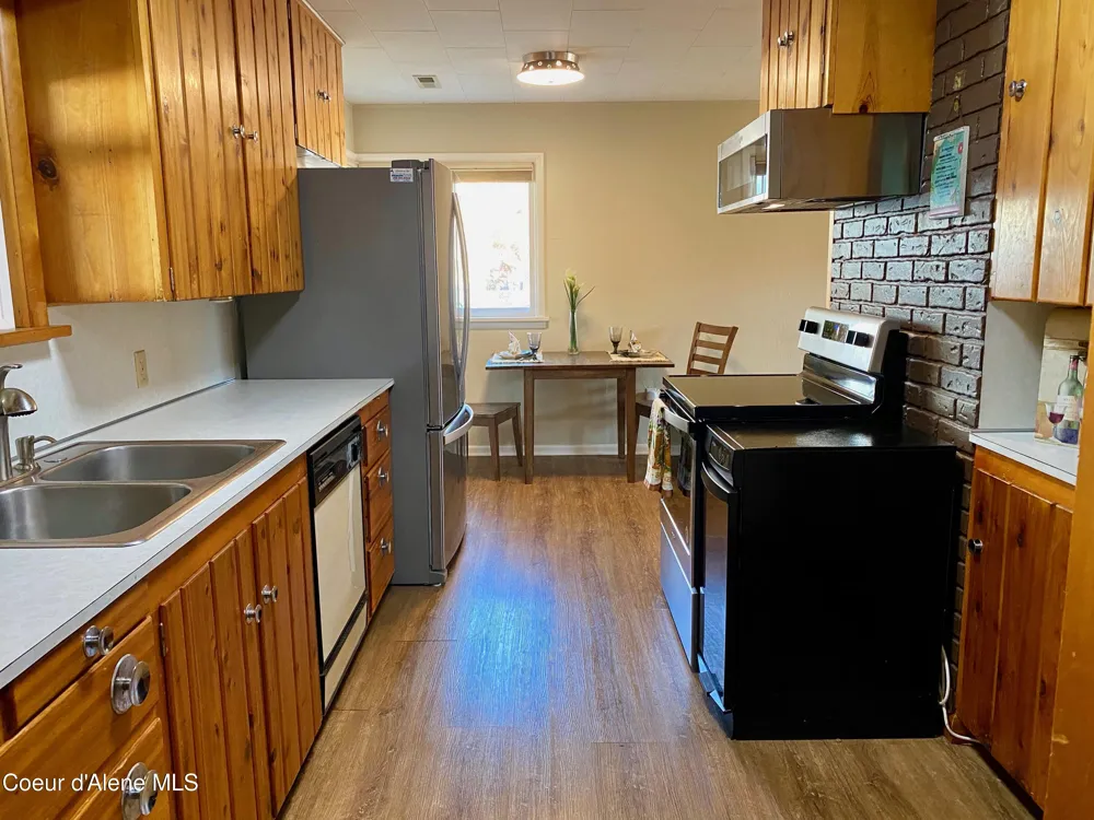 61 Whiskey Jack Road Sandpoint, ID 83864