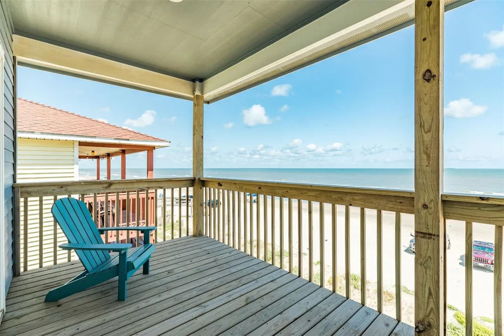 109 Santar Loop Surfside Beach, TX 77541