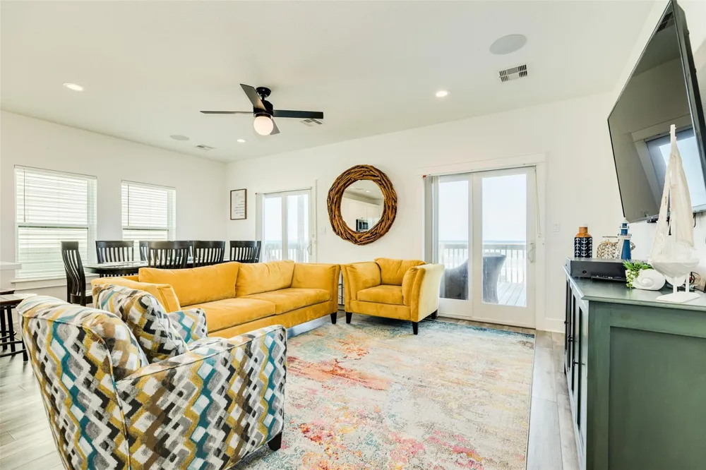 109 Santar Loop Surfside Beach, TX 77541