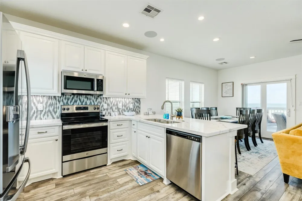 109 Santar Loop Surfside Beach, TX 77541