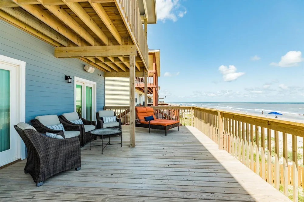 109 Santar Loop Surfside Beach, TX 77541