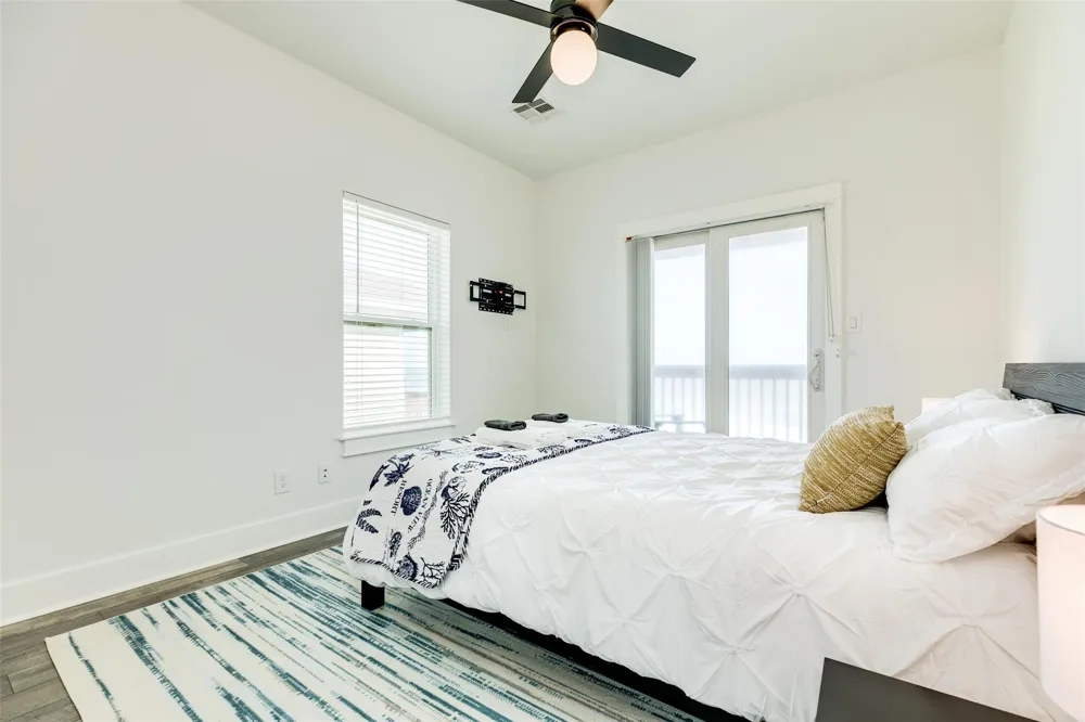 109 Santar Loop Surfside Beach, TX 77541