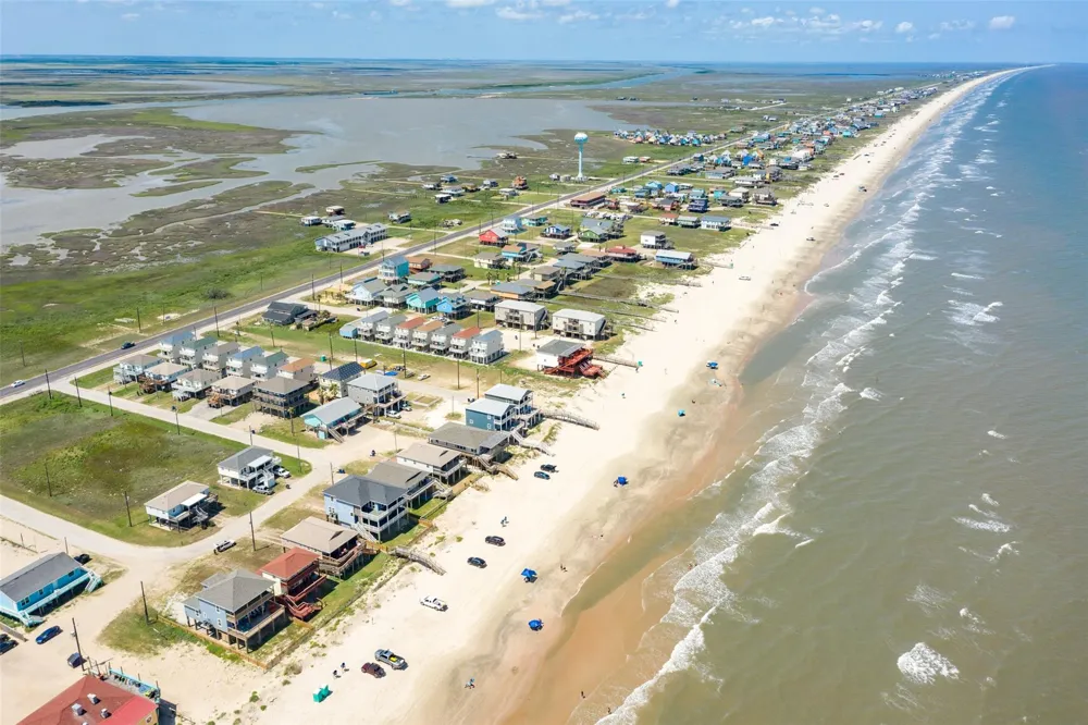 109 Santar Loop Surfside Beach, TX 77541