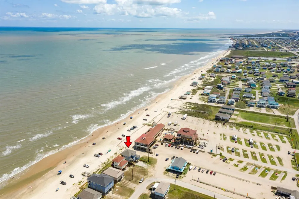 109 Santar Loop Surfside Beach, TX 77541