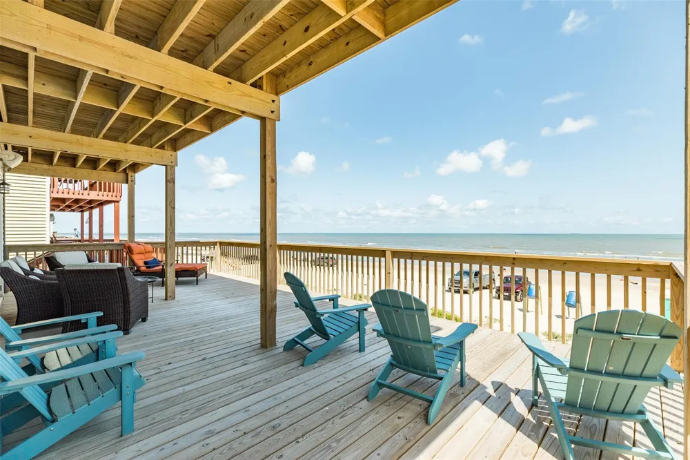 109 Santar Loop Surfside Beach, TX 77541