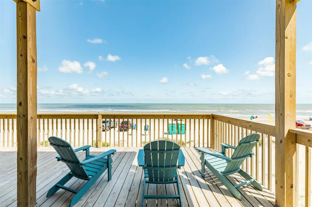 109 Santar Loop Surfside Beach, TX 77541