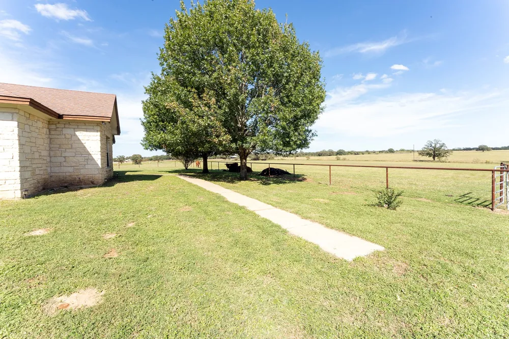 2542 Witter Road Lockhart, TX 78644