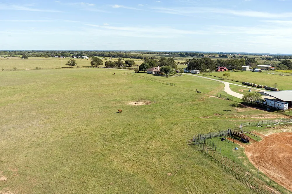2542 Witter Road Lockhart, TX 78644