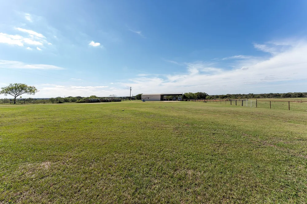 2542 Witter Road Lockhart, TX 78644