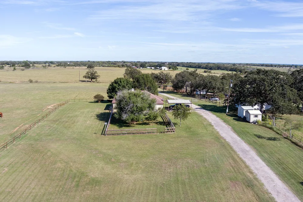 2542 Witter Road Lockhart, TX 78644