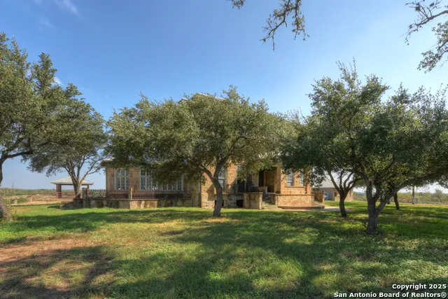 6887 Von Ormy Von Ormy, TX 78073