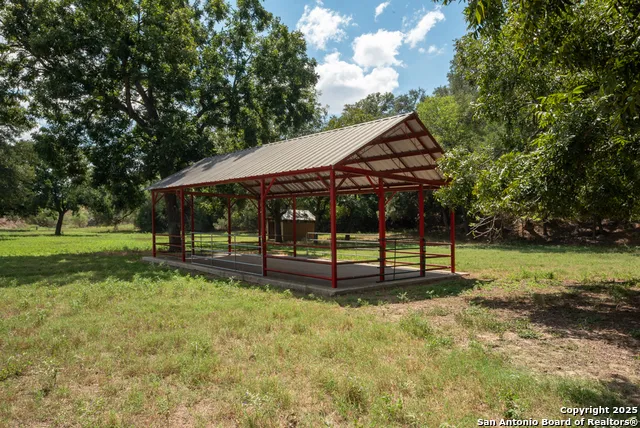6887 Von Ormy Von Ormy, TX 78073