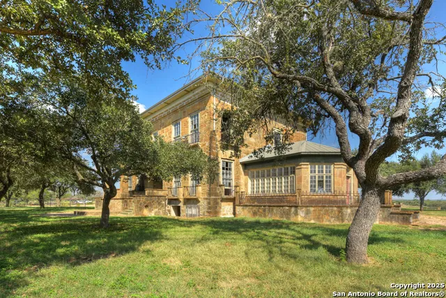 6887 Von Ormy Von Ormy, TX 78073