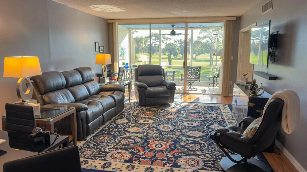 7461 W COUNTRY CLUB DRIVE #209 Sarasota, FL 34243