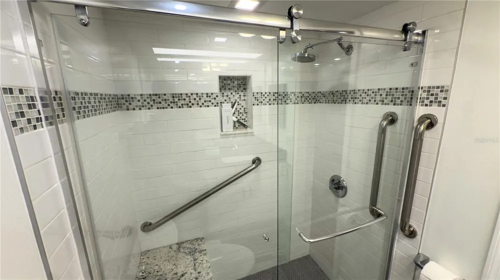 7461 W COUNTRY CLUB DRIVE #209 Sarasota, FL 34243