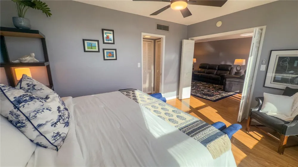 7461 W COUNTRY CLUB DRIVE #209 Sarasota, FL 34243