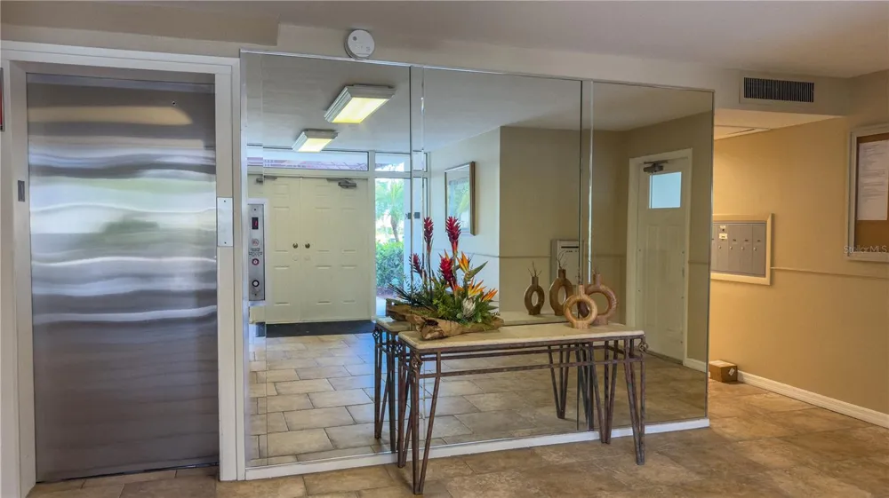 7461 W COUNTRY CLUB DRIVE #209 Sarasota, FL 34243