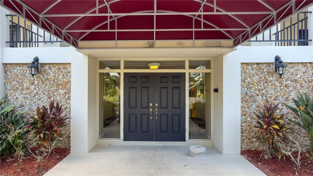 7461 W COUNTRY CLUB DRIVE #209 Sarasota, FL 34243