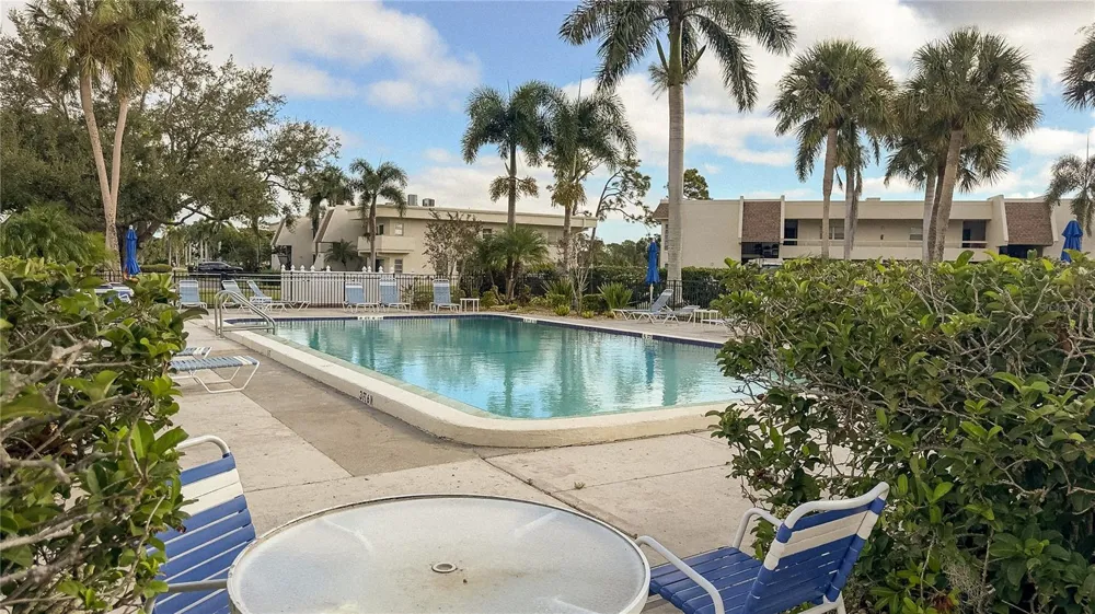 7461 W COUNTRY CLUB DRIVE #209 Sarasota, FL 34243