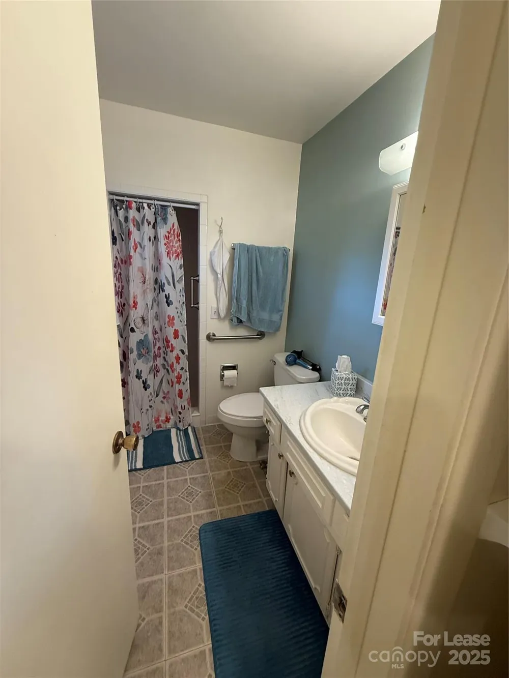 200 Daniel Drive Hendersonville, NC 28739