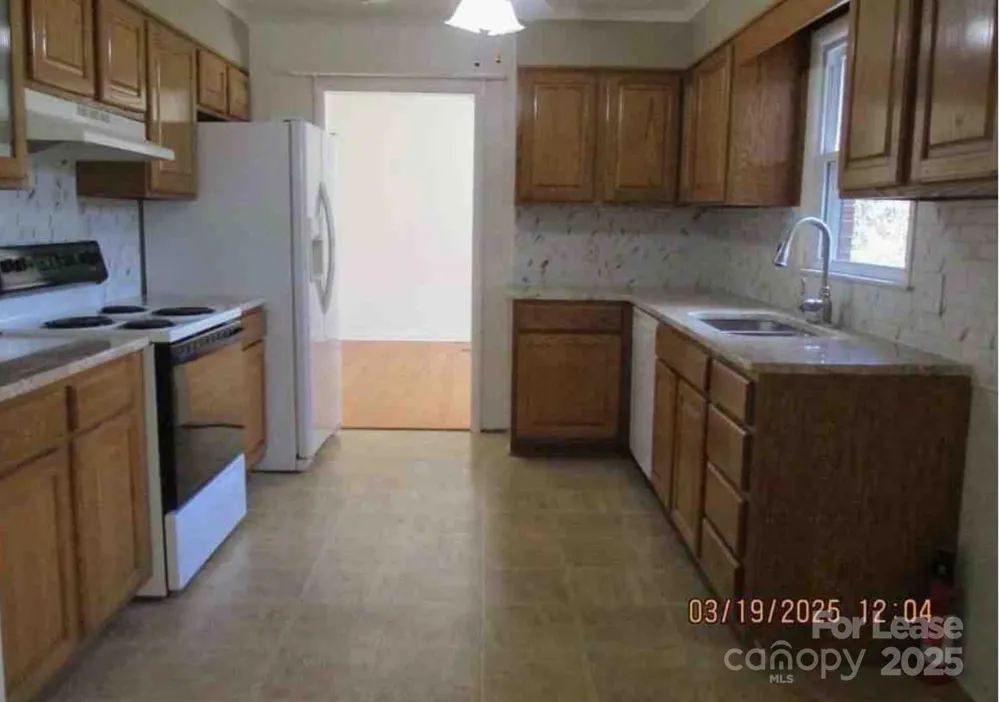 200 Daniel Drive Hendersonville, NC 28739