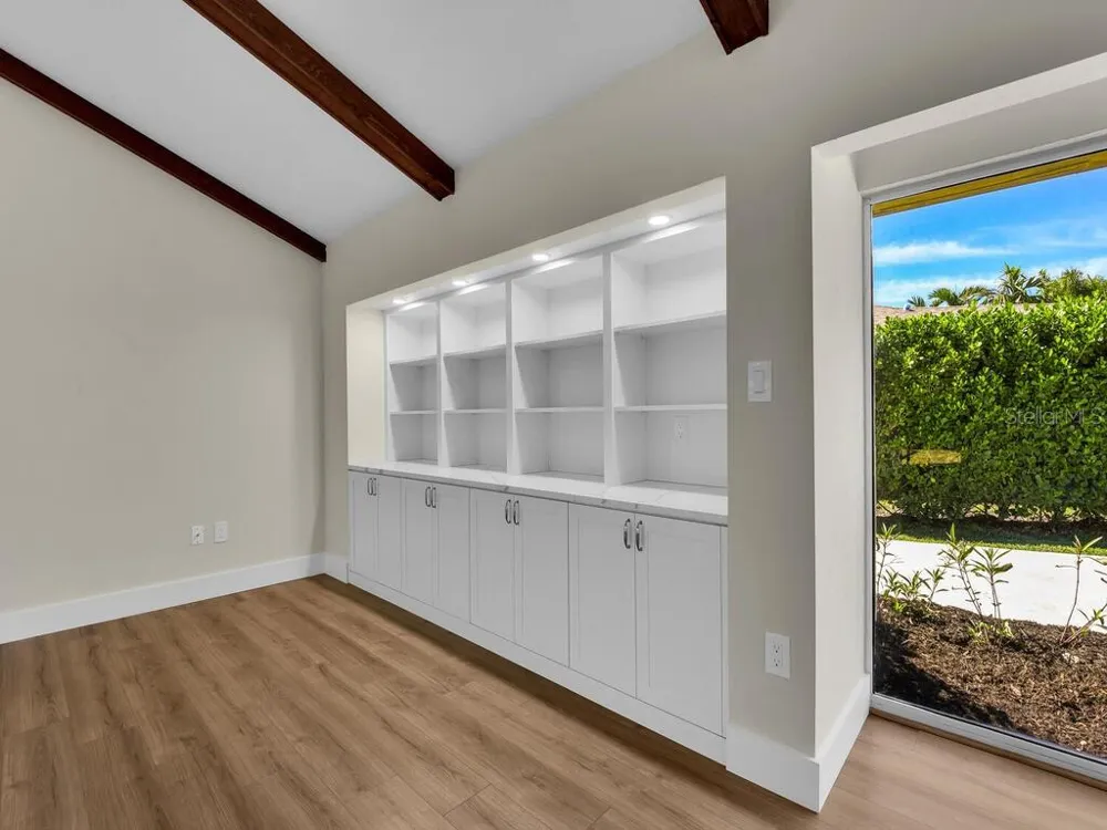 491 CYPRESS WAY E Naples, FL 34110