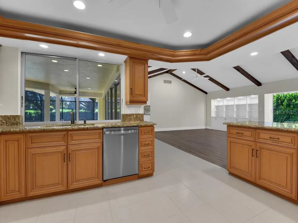 491 CYPRESS WAY E Naples, FL 34110