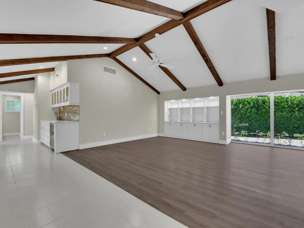 491 CYPRESS WAY E Naples, FL 34110