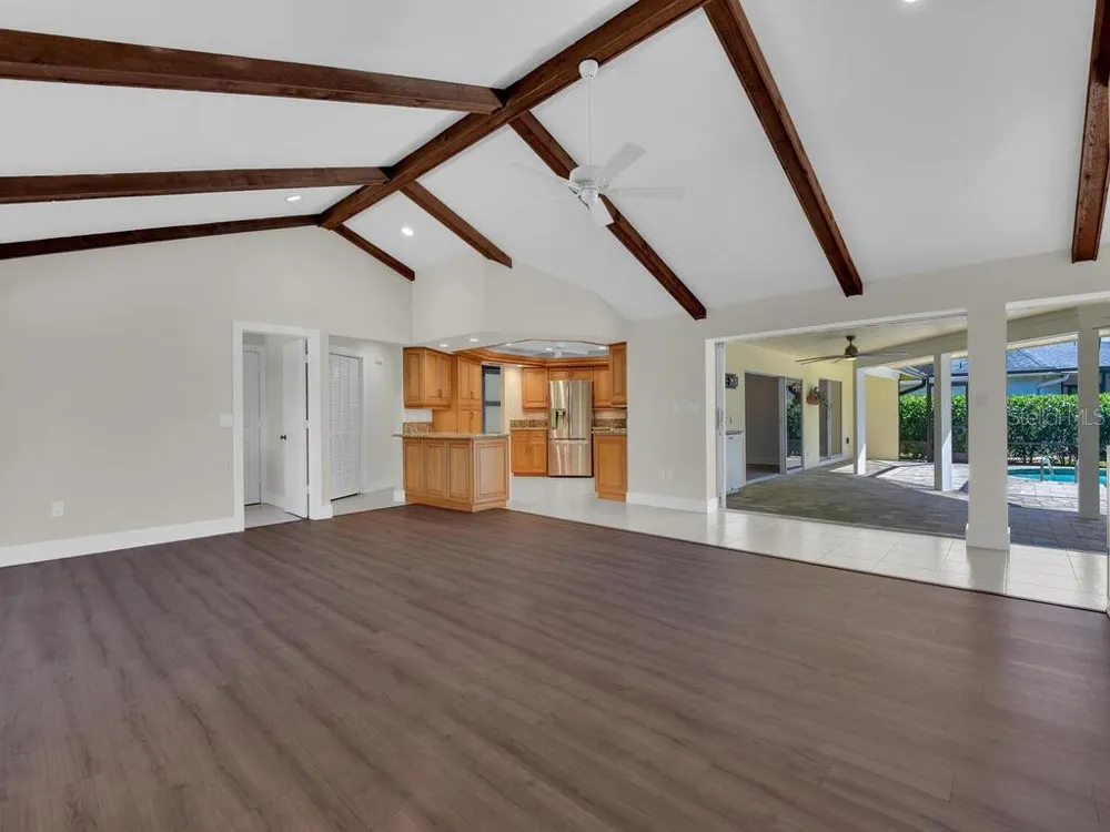 491 CYPRESS WAY E Naples, FL 34110