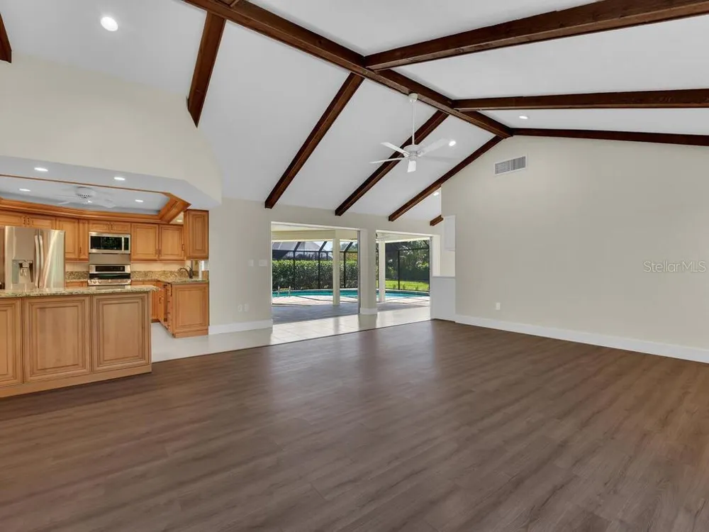 491 CYPRESS WAY E Naples, FL 34110