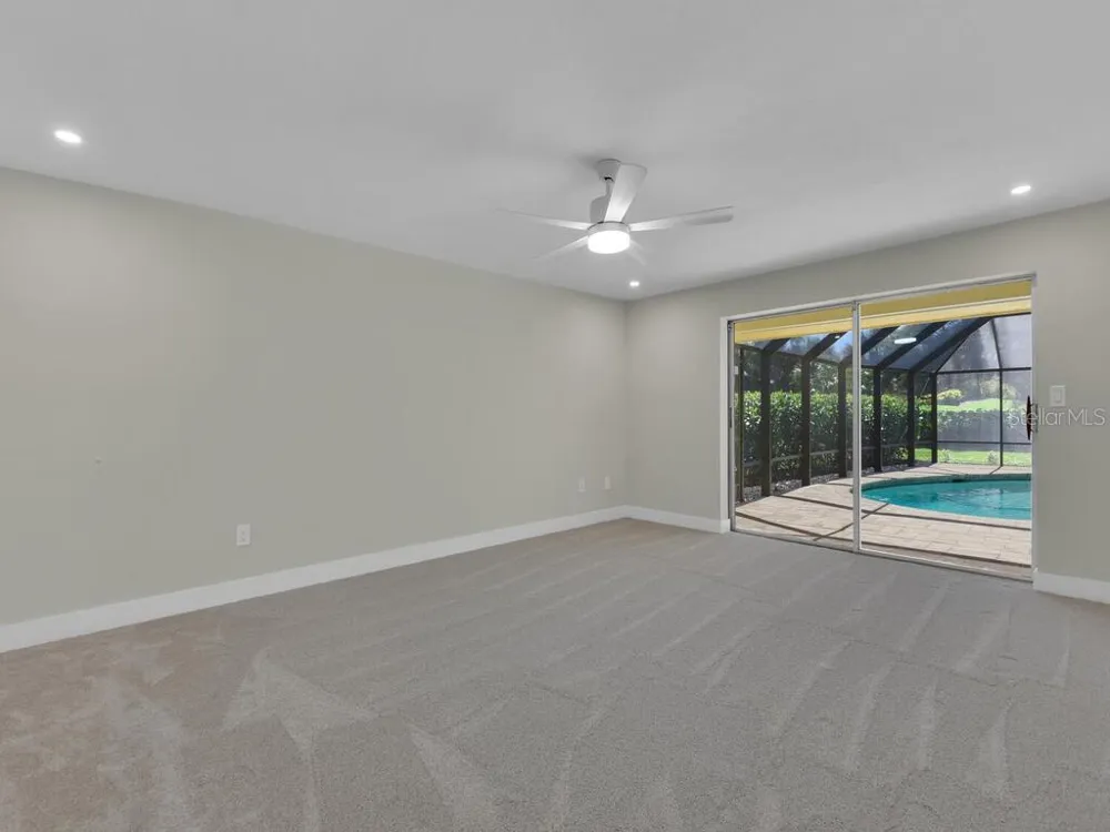 491 CYPRESS WAY E Naples, FL 34110