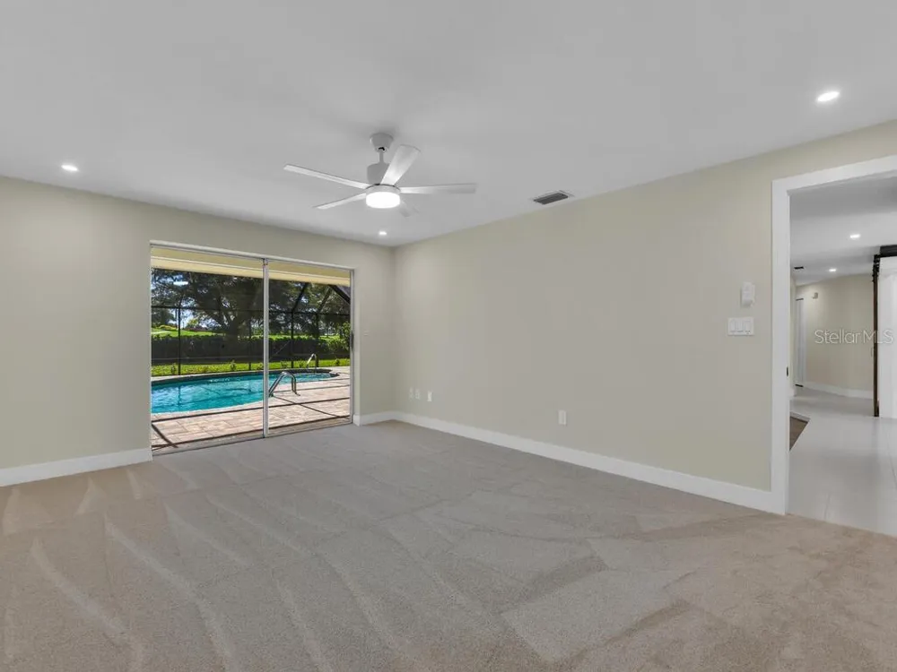 491 CYPRESS WAY E Naples, FL 34110
