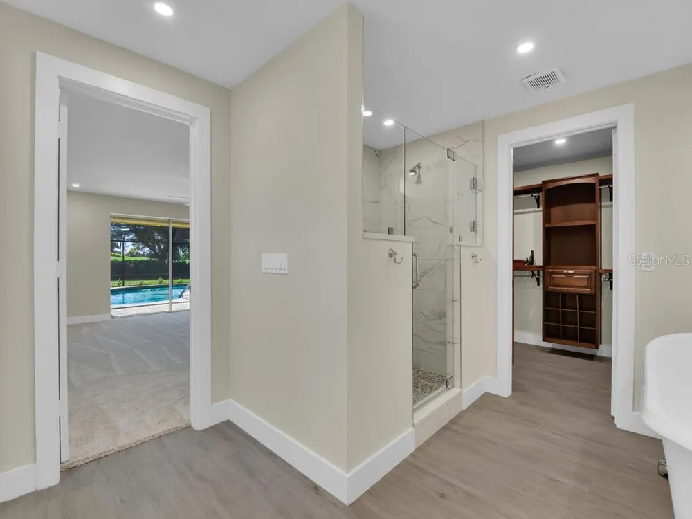 491 CYPRESS WAY E Naples, FL 34110