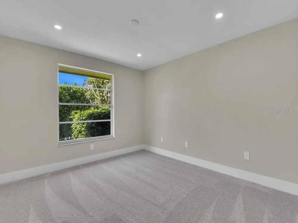 491 CYPRESS WAY E Naples, FL 34110