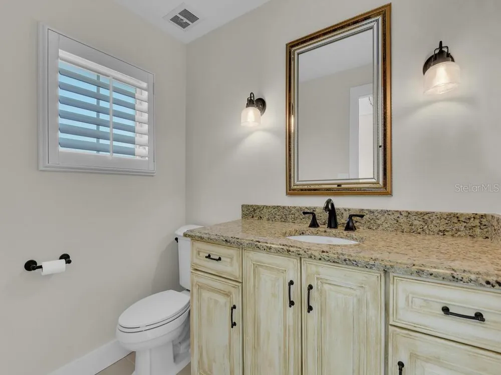 491 CYPRESS WAY E Naples, FL 34110