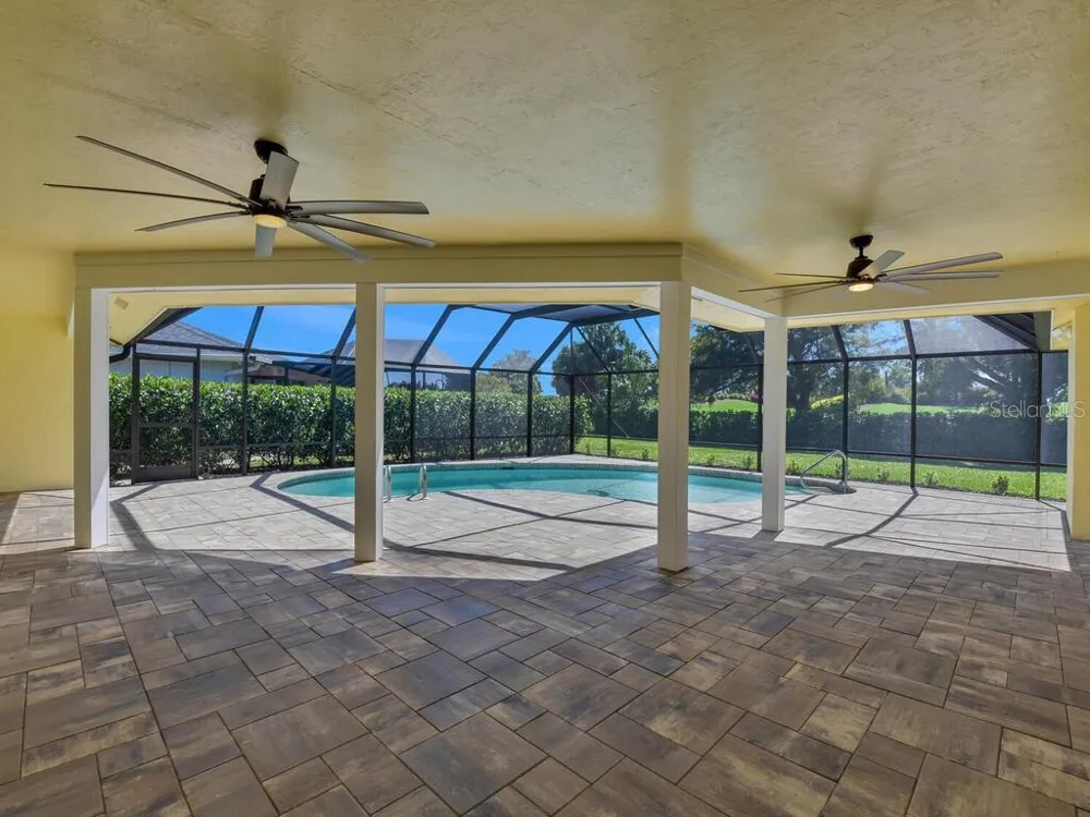 491 CYPRESS WAY E Naples, FL 34110