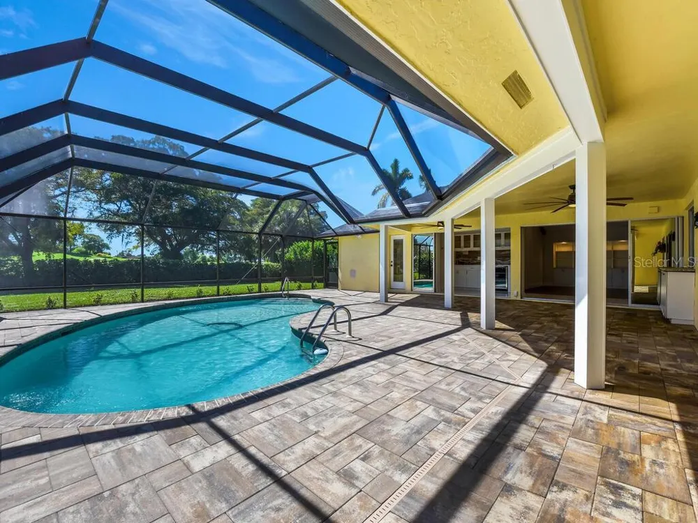 491 CYPRESS WAY E Naples, FL 34110