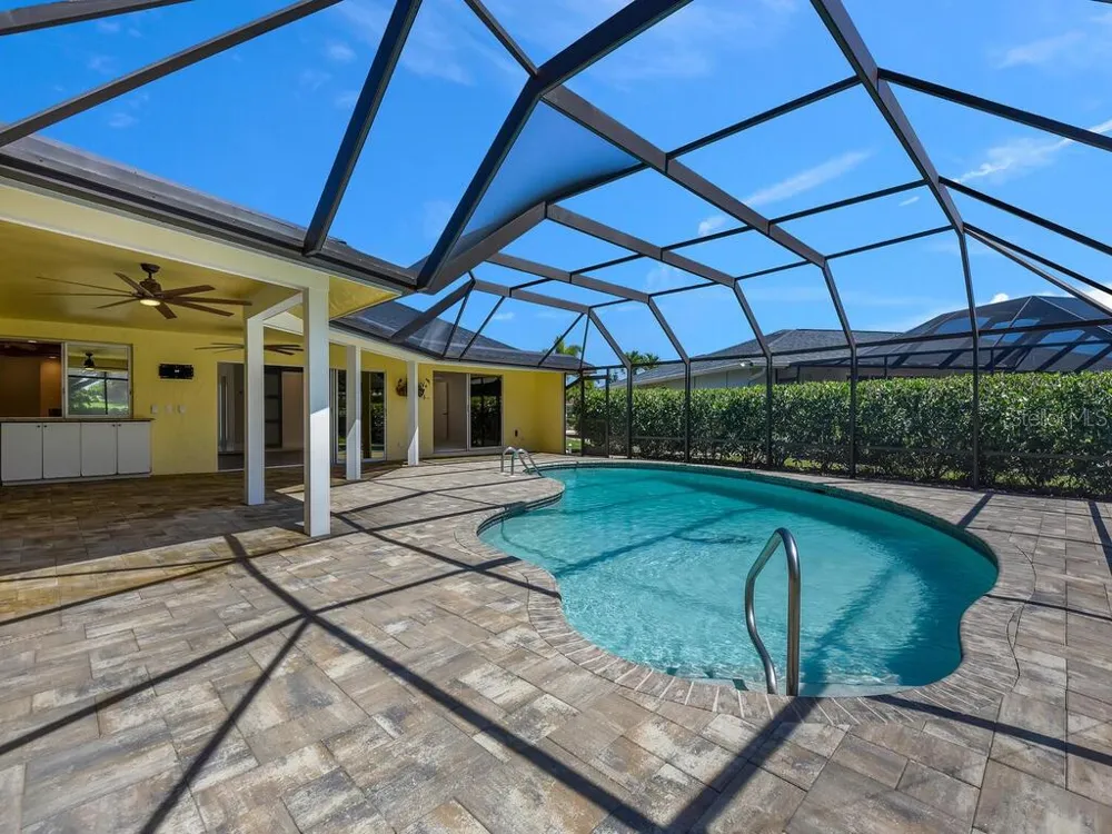 491 CYPRESS WAY E Naples, FL 34110