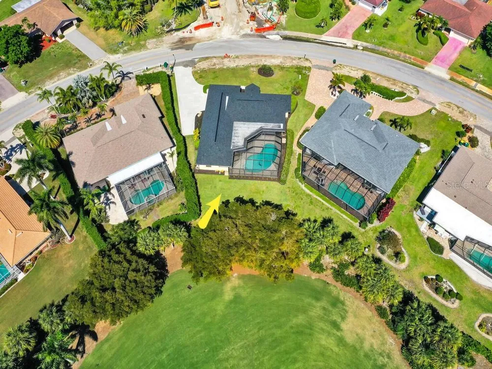 491 CYPRESS WAY E Naples, FL 34110