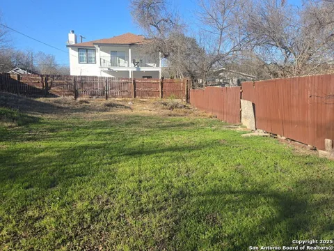 1403 Bailey Ave