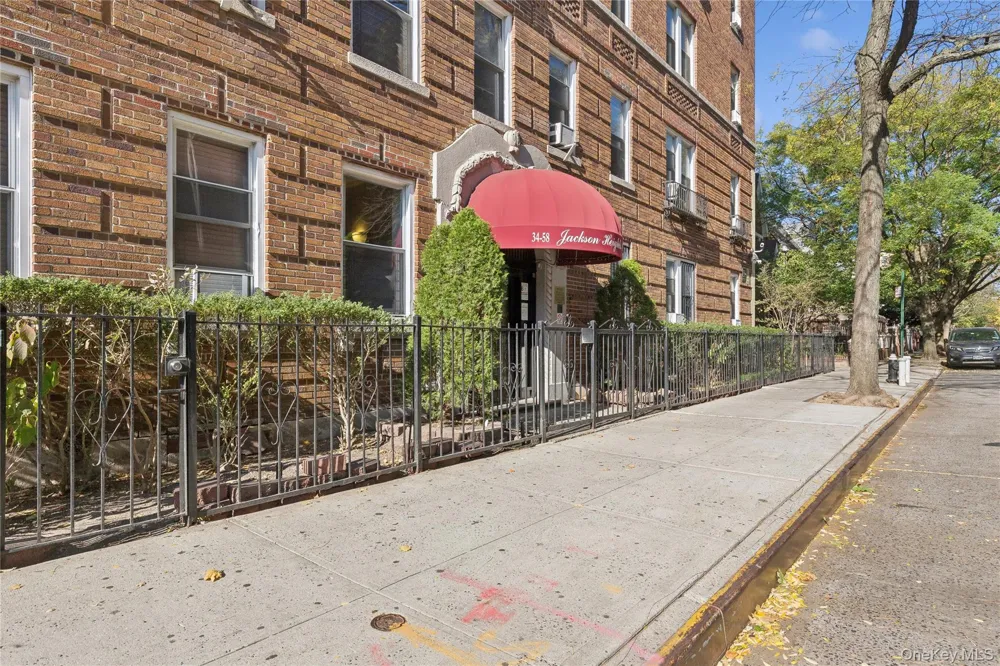 34-59 89th Street #6E Jackson Heights, NY 11372
