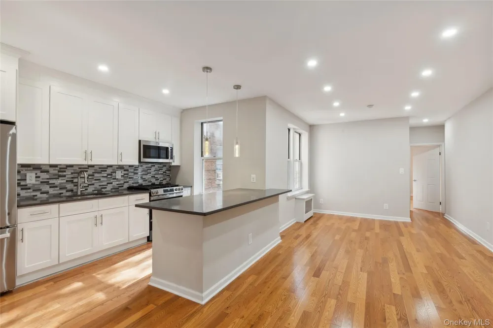 34-59 89th Street #6E Jackson Heights, NY 11372