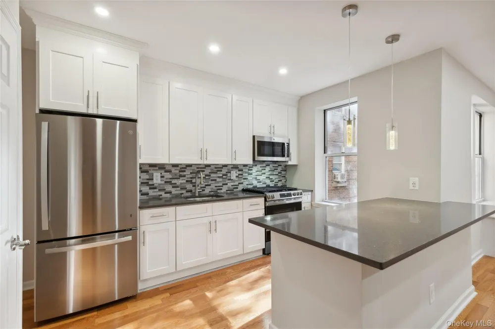 34-59 89th Street #6E Jackson Heights, NY 11372