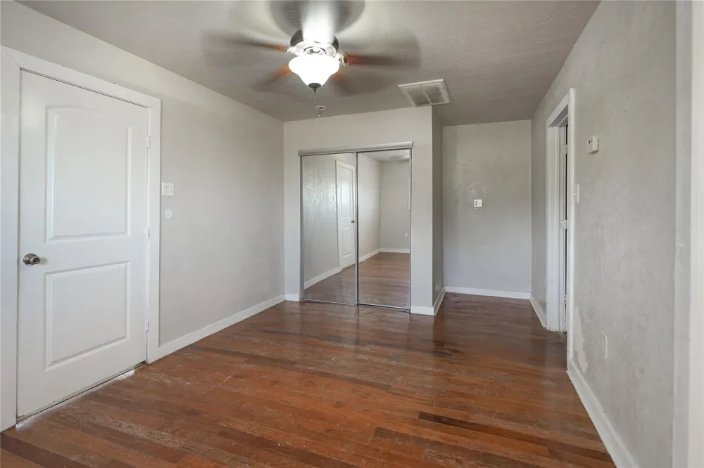 207 Riverside Street Highlands, TX 77562